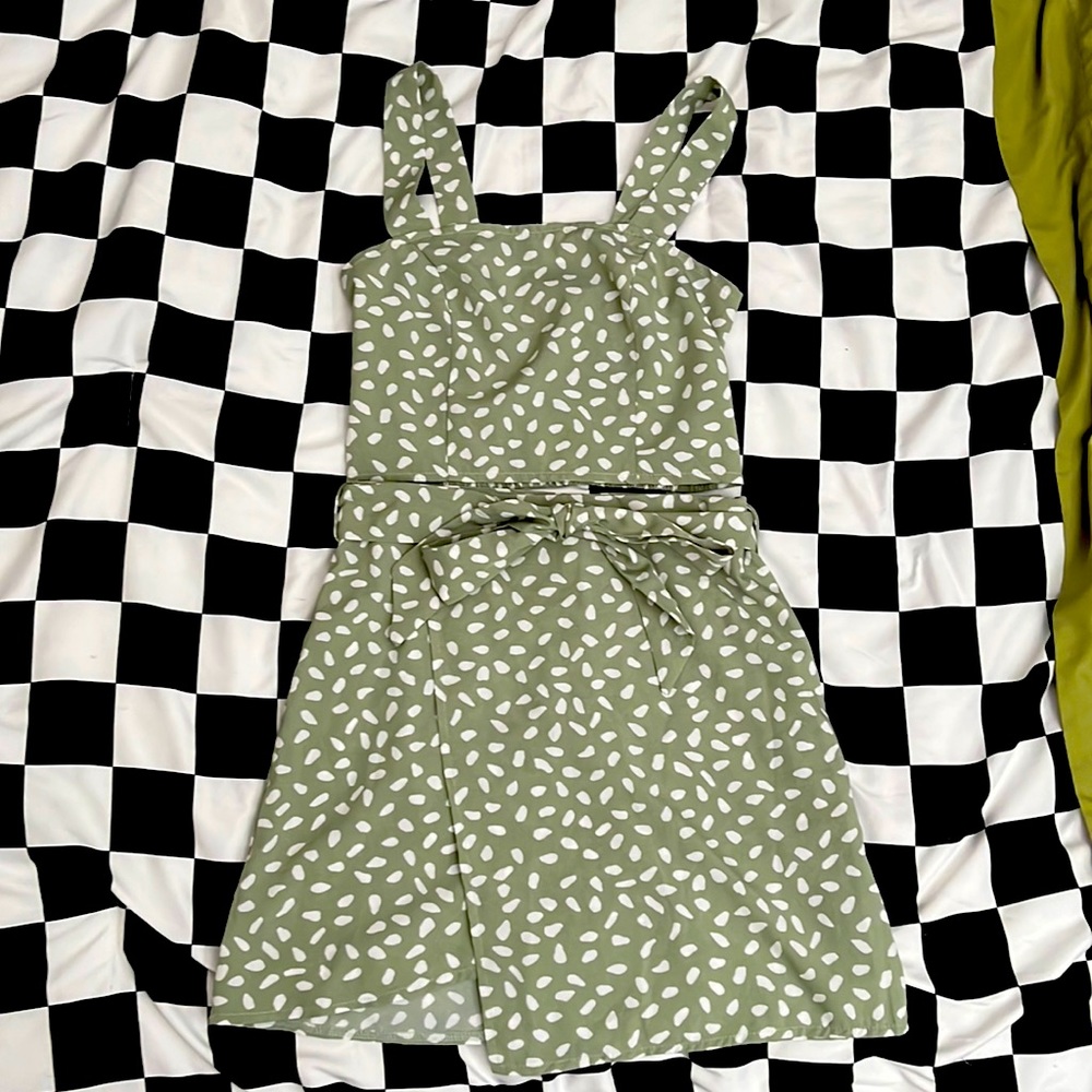 This is another two piece outfit I got from SHEIN, it’s a light material and XS